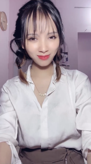 Cô giáo Ngọc Thảo lần đầu LIVE nên còn nhiều e ấp – livestream stars