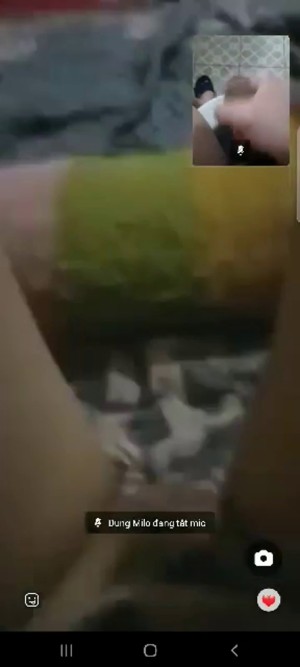 Nóng. Full clip em gái call video với bạn trai để thủ dâm nhưng bạn trai lại quay video lại ^^ – gái call video với bạn trai