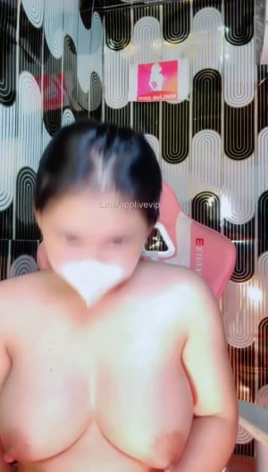 Dâm nữ Ly xù ngoáy bướm bằng sextoy rên như ngựa – sex mmlive