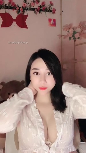 Hot Idol Ni tâm hồn tròn xoe, trắng bốp – Ni lộ clip