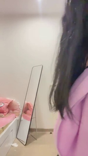 Hương Heu SHow hàng trước gương cho bạn trai nhưng bị lộ clip – clip hot