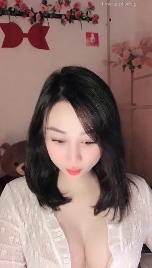Idol Ni xăm trổ như con tắc kè show bass căng quá anh em – Livestream Ni