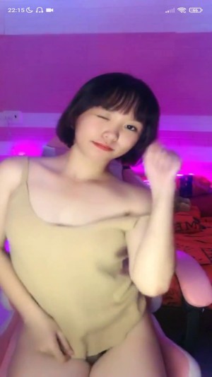 Bé thắm 2k, sinh viên cuối cày live BIGO, hàng cứ gọi là mướt mườn mượt – clip hot 18