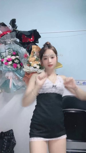 Thảo Như nhảy dance sexy cực sung lắc mông như con công – clip sex ThaoNhu