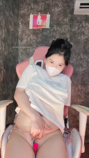 Ly xù miệng cười đã thấy dâm, rên rỉ thì chảy nước thôi rồi – Ly_Xu show hàng