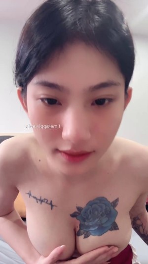 Bảo Trân 2k4 xăm trổ bướm dạo này nghịch nhiều nên thâm quá – Huynhbaotran lộ clip nóng