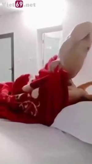 Phòng trọ ấm ám của em gái dâm đãng – clip nóng